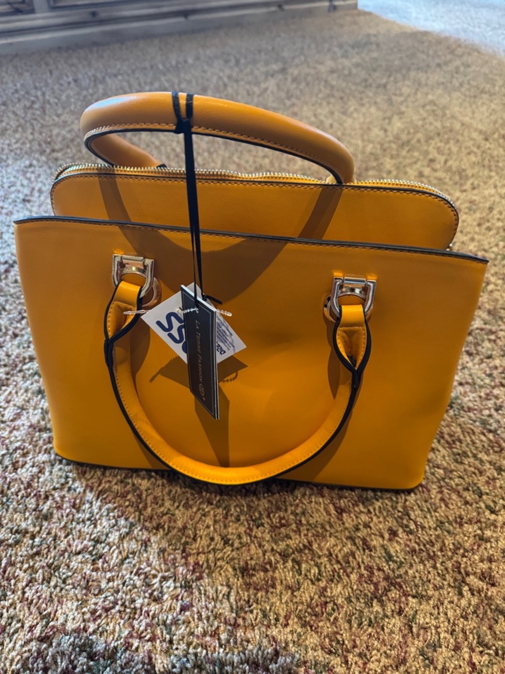 La Terre Fashion purse